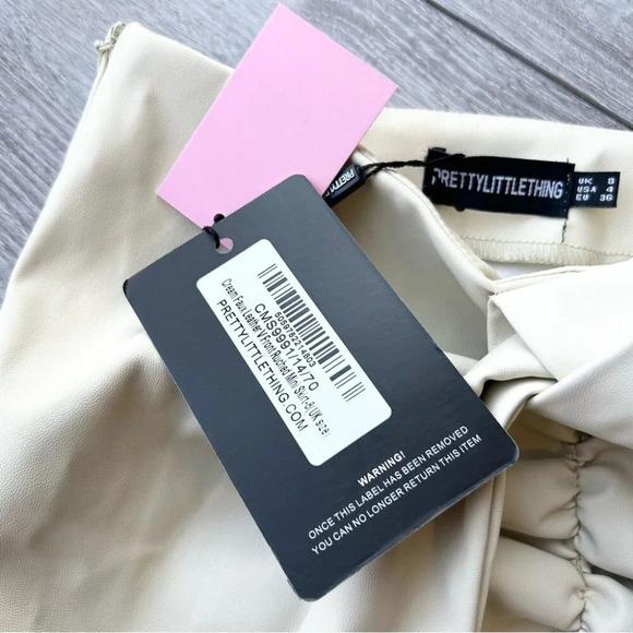 NWT PRETTYLITTLETHING Cream Faux Leather V Front Ruched Mini Skirt - Picture 8 of 11